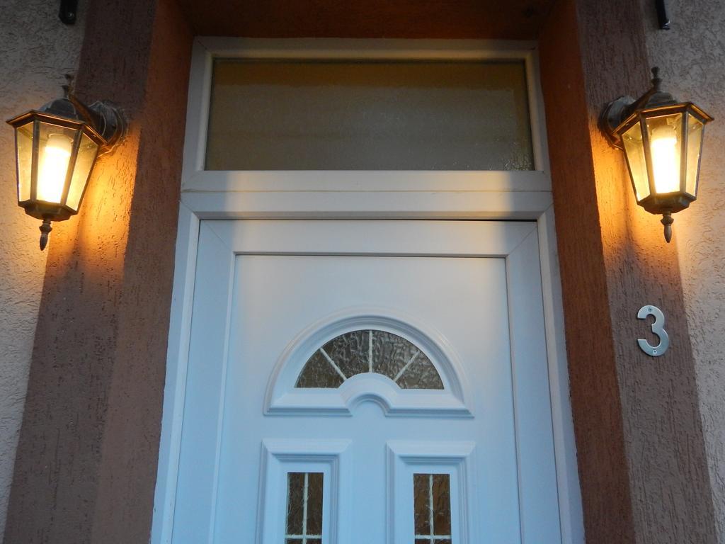 Apartments Klakor Тиват Стая снимка