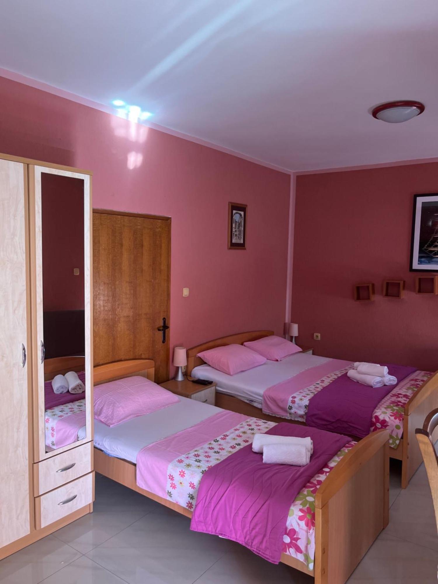 Apartments Klakor Тиват Екстериор снимка